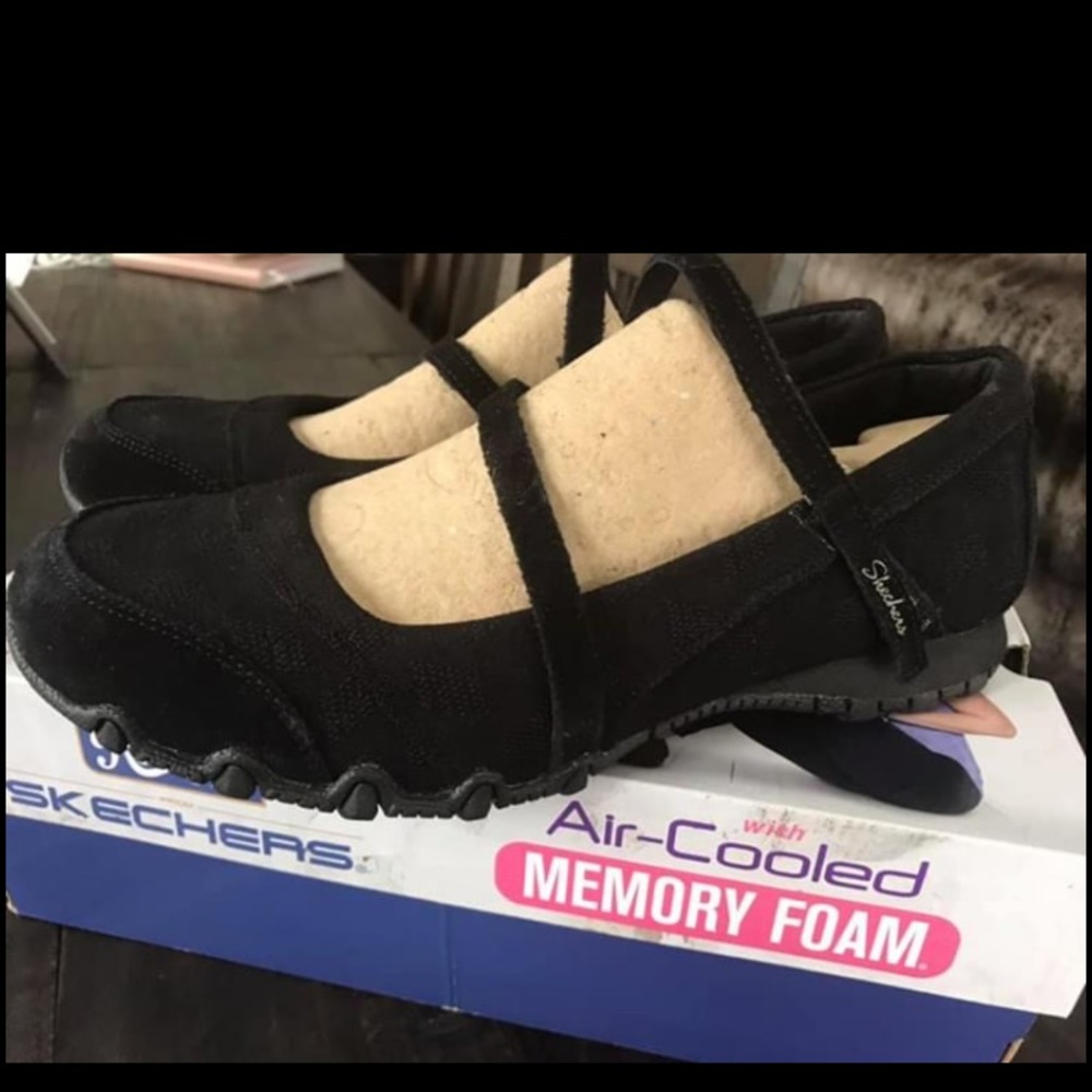 Skechers Memory Foam Size 9 NIB